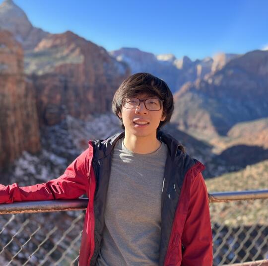 William Dai, a rising junior studying molecular and cellular biology, received a 2022 Beckman Institute Undergraduate Fellowship.