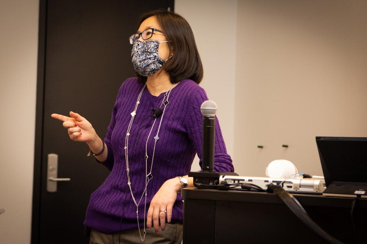 Neuroscience professor addresses class.