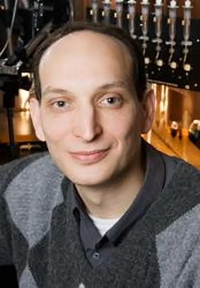 Claudio Grosman