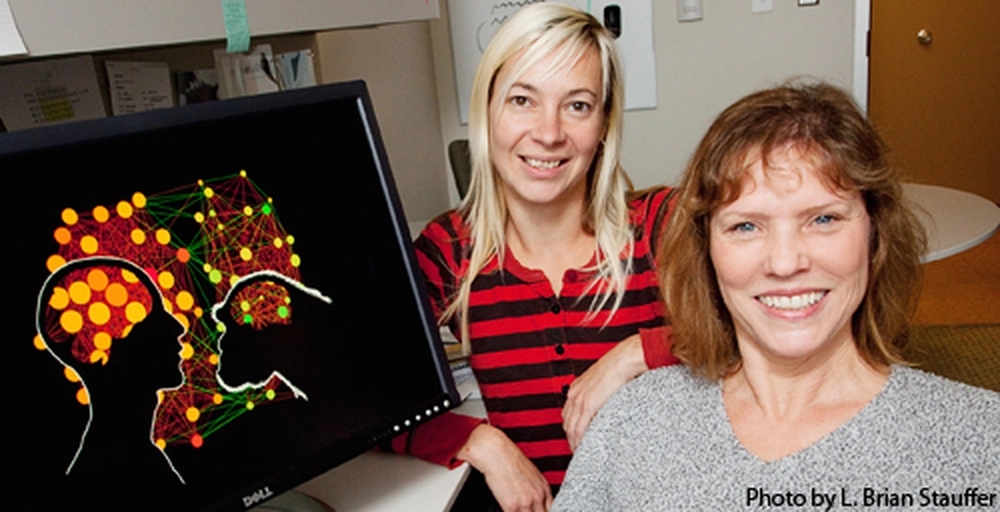 Cell and developmental biology professor Lisa Stubbs (right) and postdoctoral researcher Katja Nowick